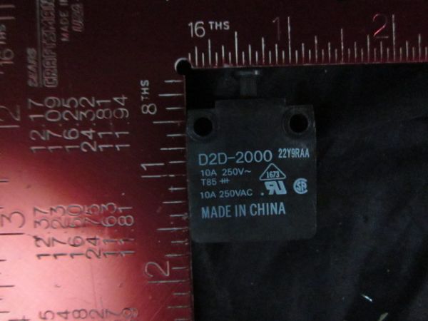 Omron D2D-2000 switch Door interlock model D2D pull-on-lock type 1mm contact gap screw mount Contact