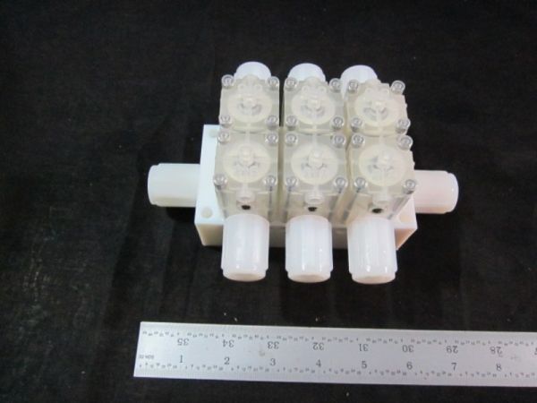 Applied Materials AMAT 0190-13814 MANIFOLD 6-VALVE WITH BYPASS DI WATER SU