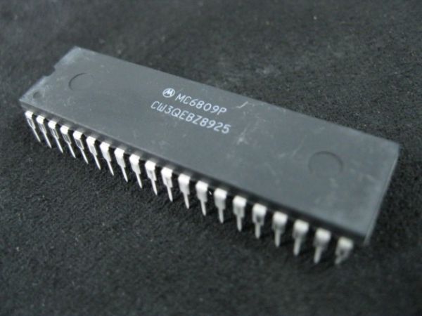 Motorola MC6809P 6809,8BIT MPU  x 10PCS