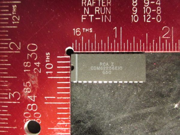 CAT SRM20256LC12 IC - CMOS 256KB STATIC RAM 32x8 28-PIN