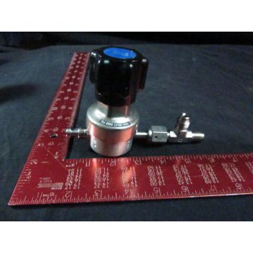 VERIFLO IR401W2PFSMF Pressure Regulator SS 3000 PSI Maximum Inlet with 3 Way adapter
