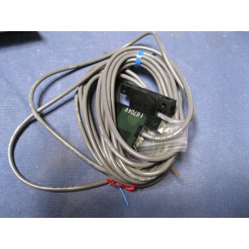 OMRON E3HF-1E1 12 TO 24 VDC PHOTOELECTRIC SWITCH
